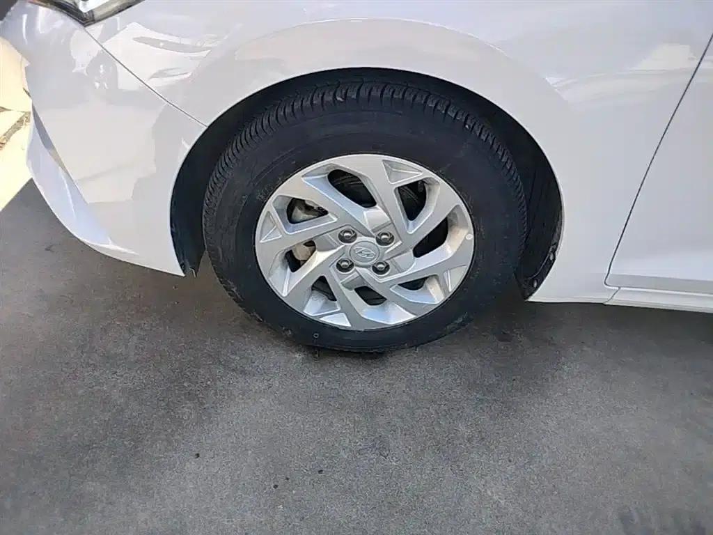 2020 Hyundai Verna 1.4L Manual GLS Cool Edition — миниатюра 23