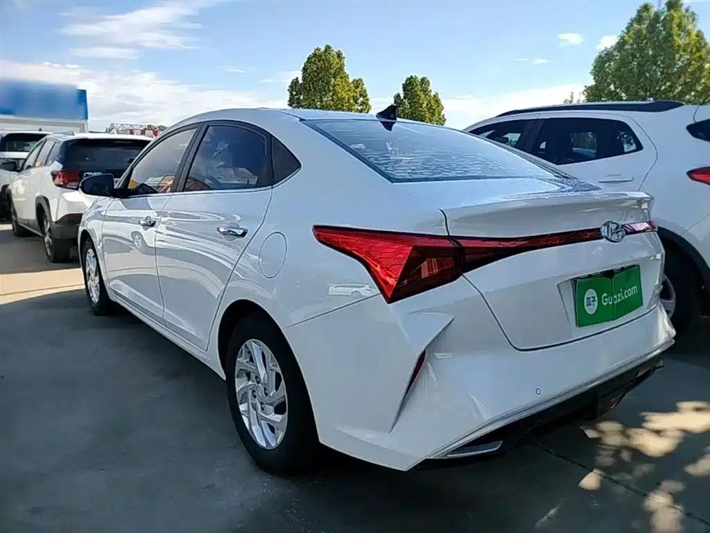 2020 Hyundai Verna 1.4L Manual GLS Cool Edition — миниатюра 5