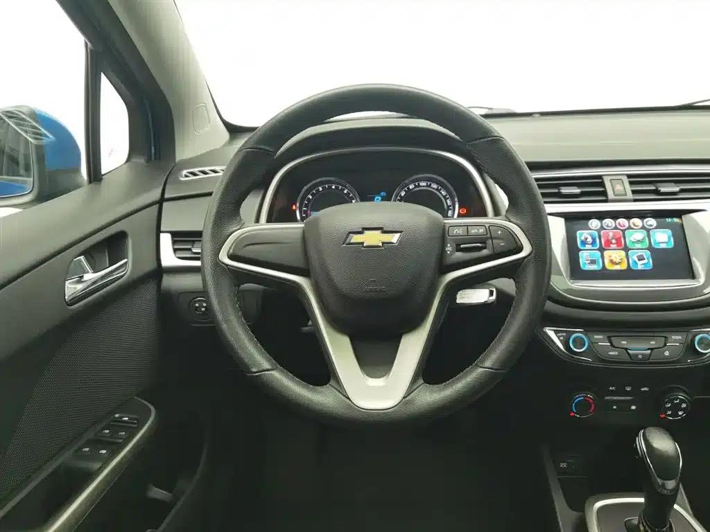 Chevrolet Aveo RV 2016 1.5L Automatic Fun Edition — миниатюра 11