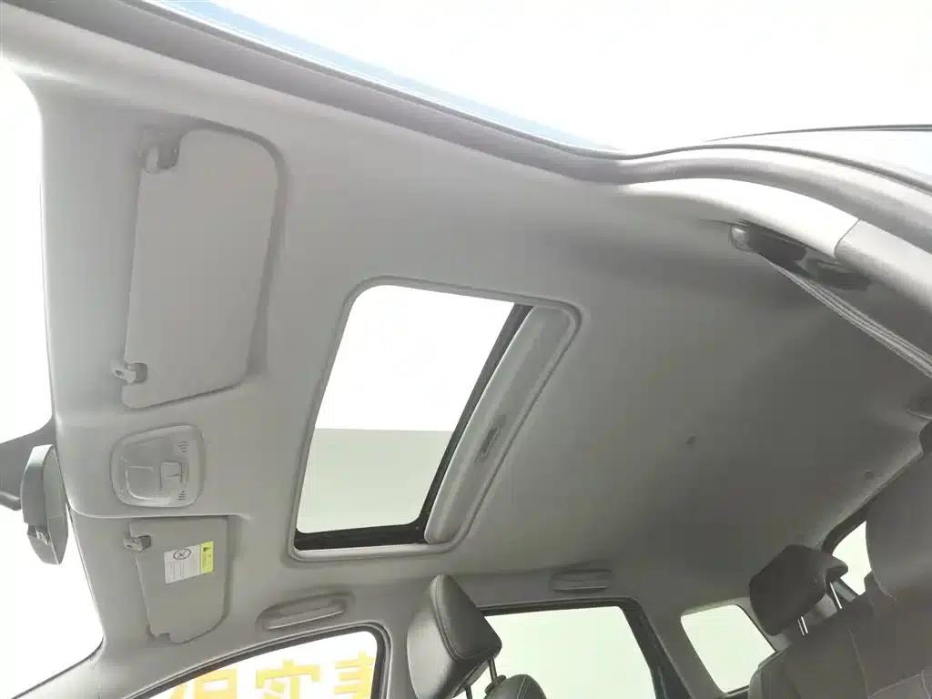Chevrolet Aveo RV 2016 1.5L Automatic Fun Edition — миниатюра 14