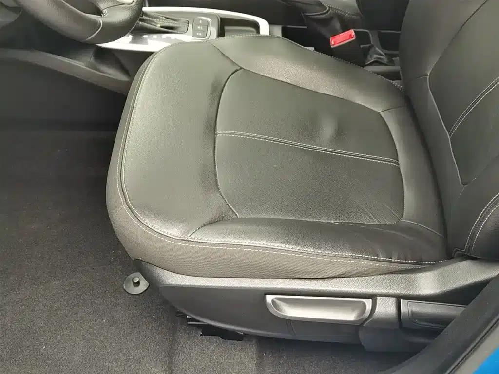Chevrolet Aveo RV 2016 1.5L Automatic Fun Edition — миниатюра 20