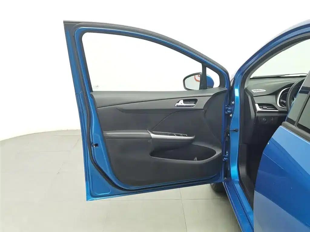 Chevrolet Aveo RV 2016 1.5L Automatic Fun Edition — миниатюра 8