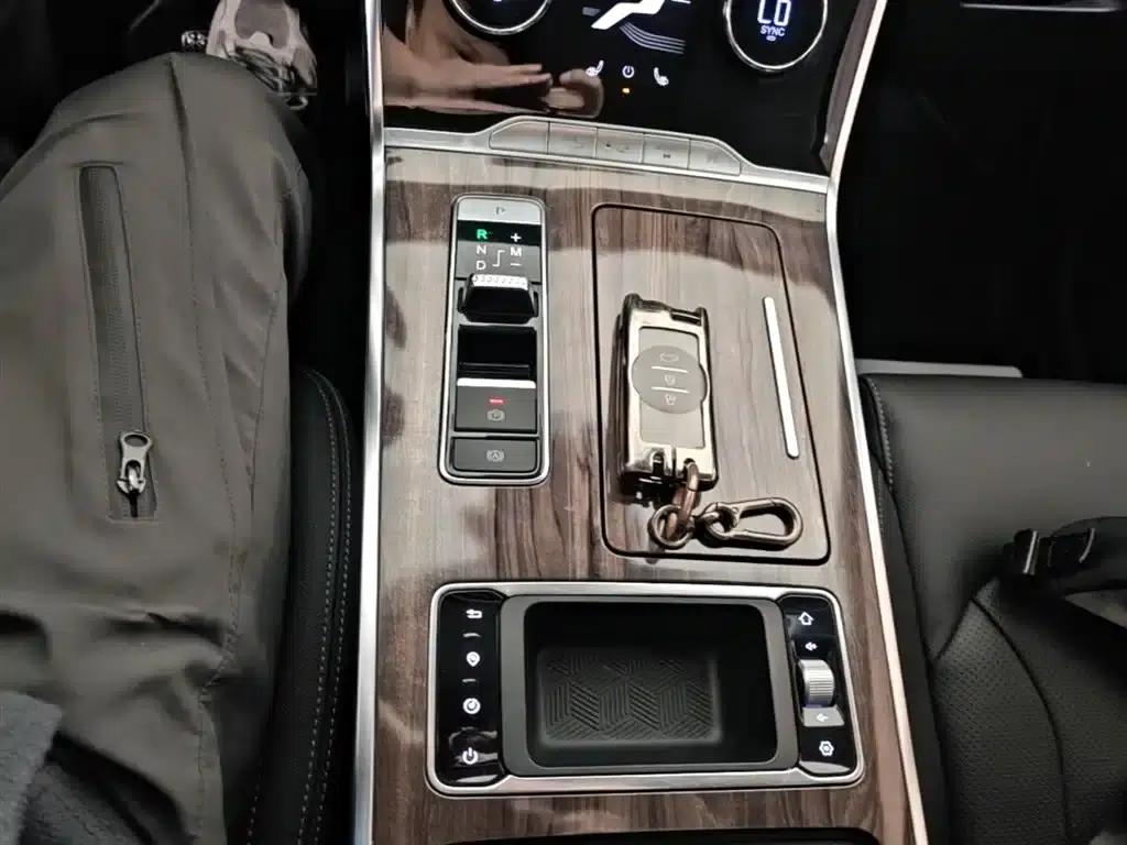Starlight Moon 2021 400T 2WD Starlight Pro Edition 7-Seater — миниатюра 14