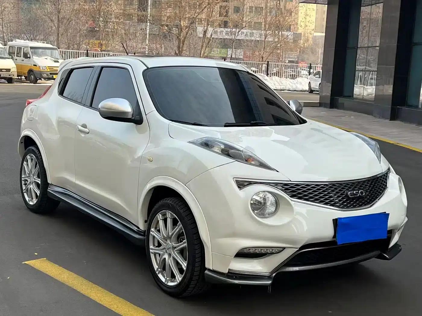 Infiniti ESQ 2014 1.6L Sporty Edition — миниатюра 3