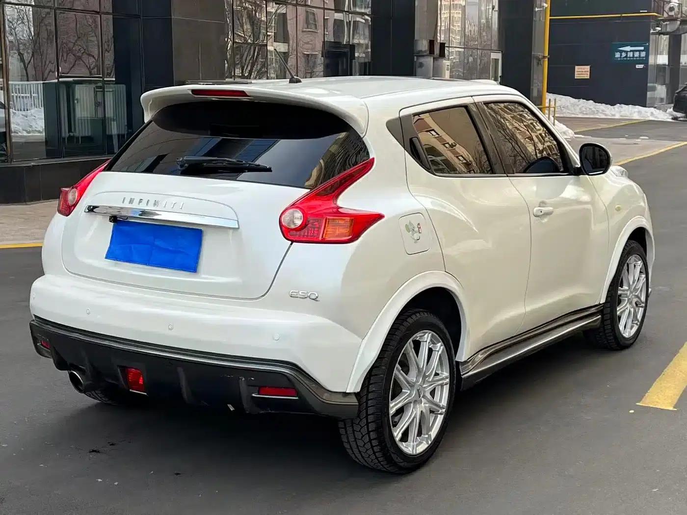 Infiniti ESQ 2014 1.6L Sporty Edition — миниатюра 9