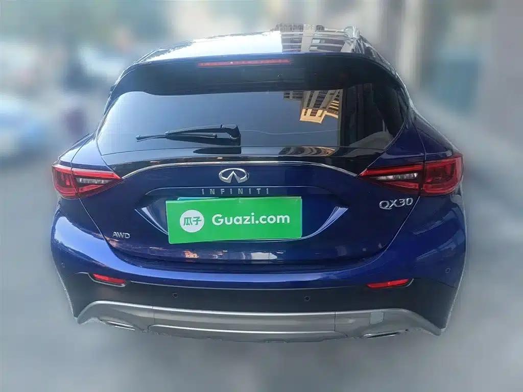 Infiniti QX30 2017 2.0T AWD Sport Edition — миниатюра 4