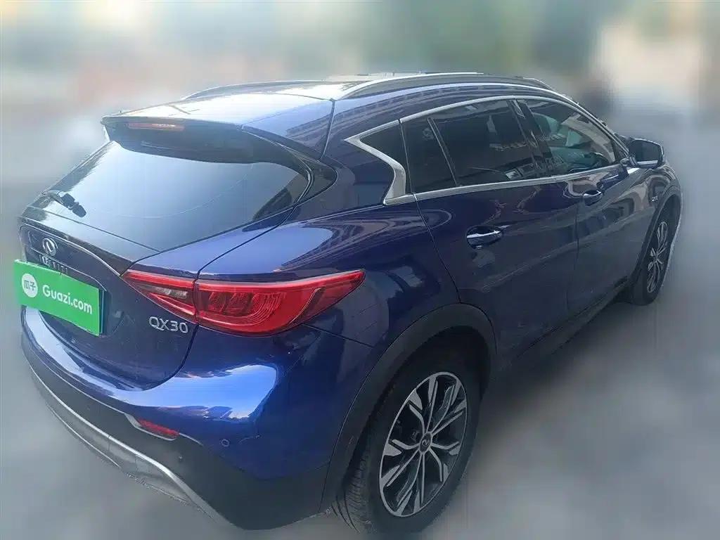 Infiniti QX30 2017 2.0T AWD Sport Edition — миниатюра 5