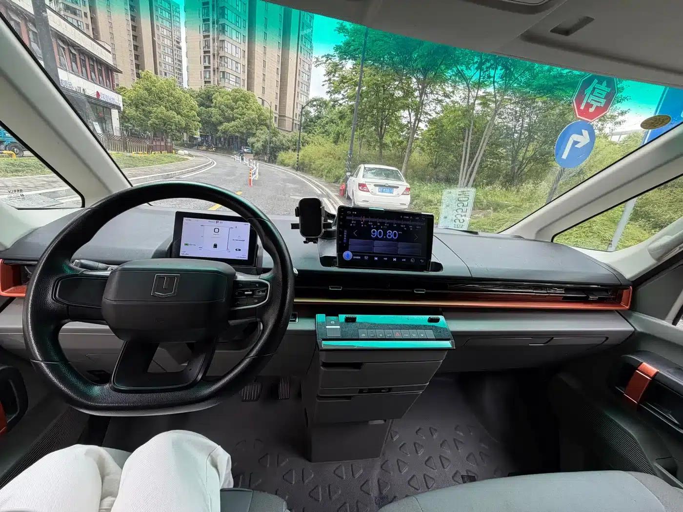 2025 Long Range Super VAN, Mid-Wheelbase High-Roof, 51kWh — миниатюра 11