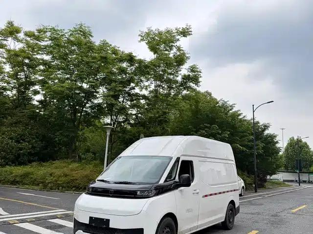 2025 Long Range Super VAN, Mid-Wheelbase High-Roof, 51kWh