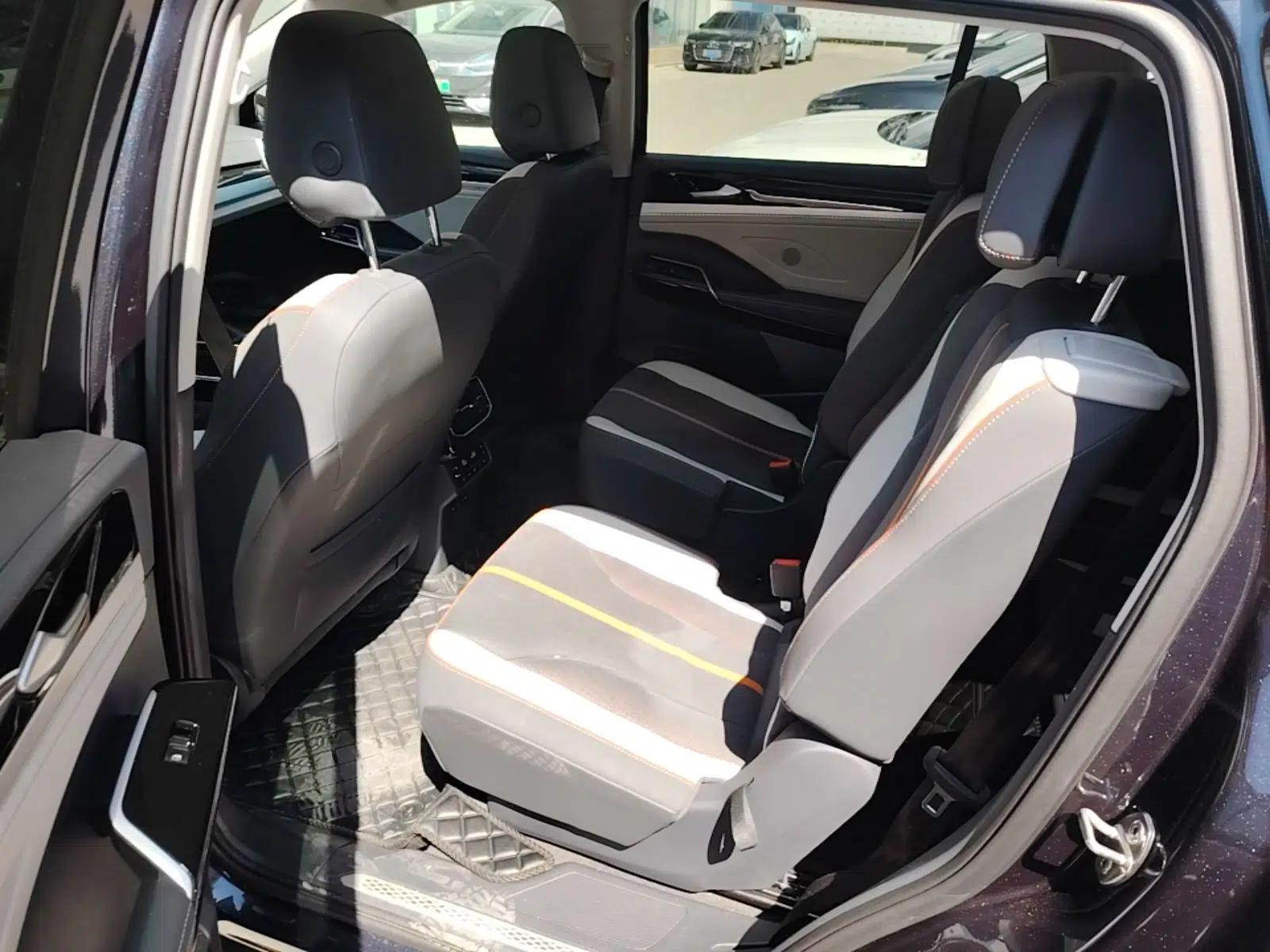 Volkswagen ID.6 CROZZ 2022 Long-Range PRO Edition — миниатюра 20