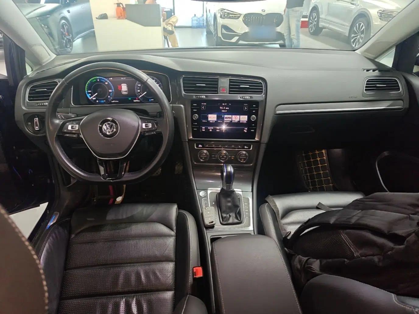 Volkswagen Golf New Energy 2018 e-Golf — миниатюра 13