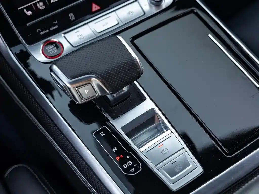 2021 Audi RS Q8 4.0T — миниатюра 15