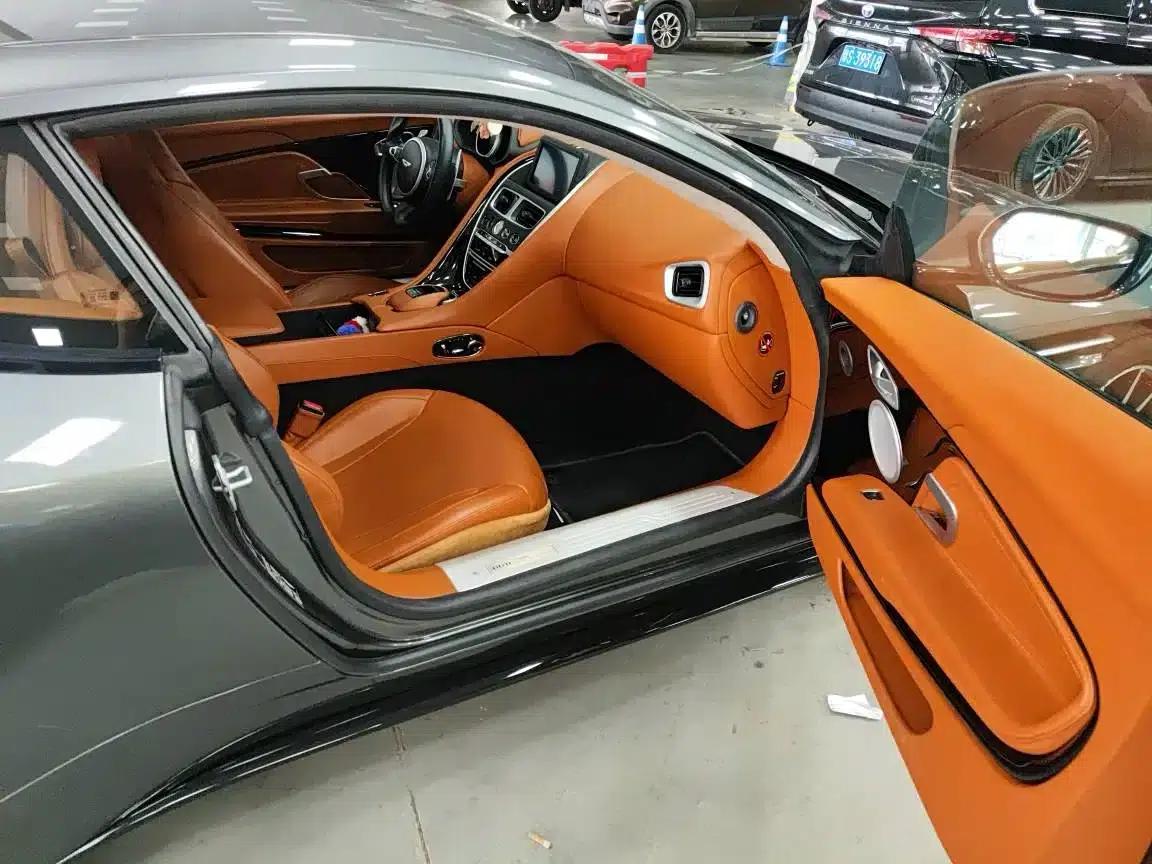 Aston Martin DB11 2019 4.0T V8 Coupe — миниатюра 8