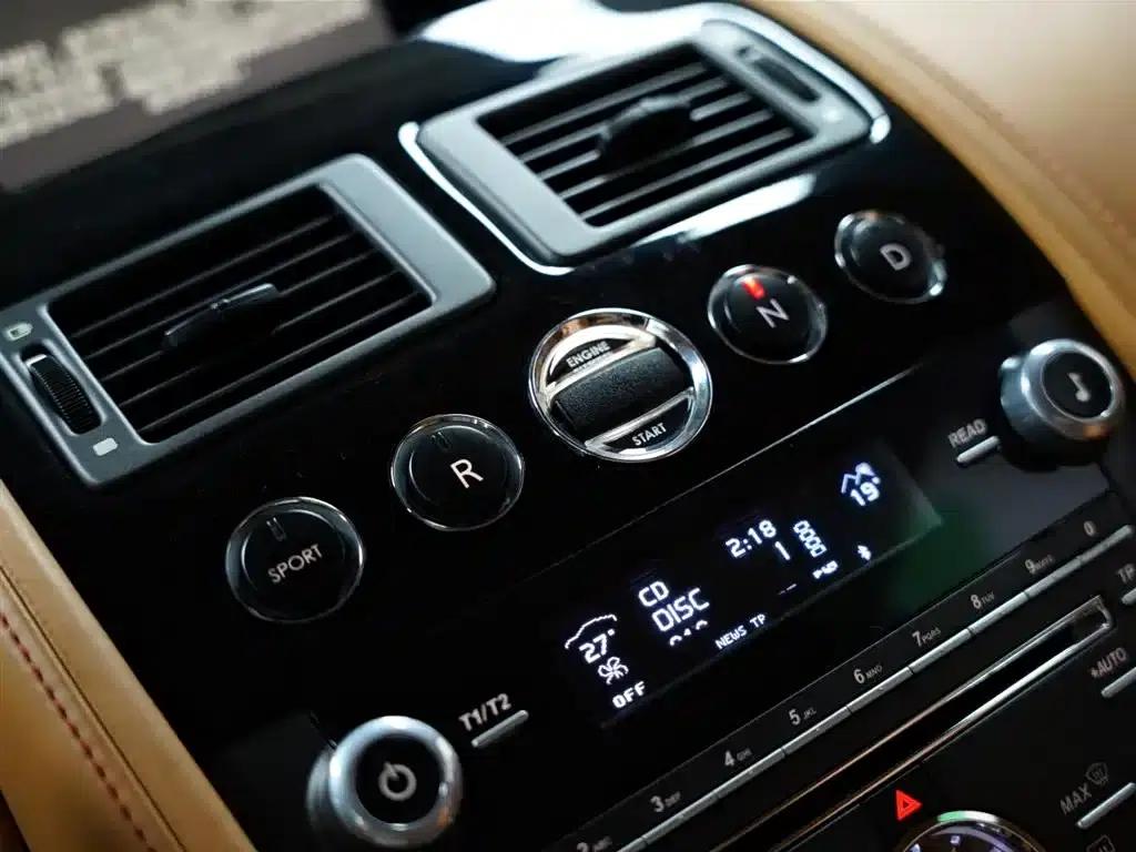 2015 V8 Vantage 4.7L Coupe — миниатюра 12