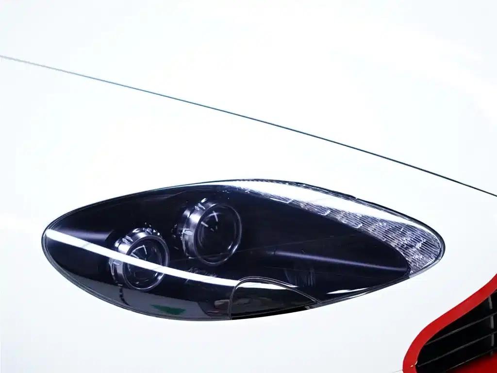 2015 V8 Vantage 4.7L Coupe — миниатюра 19