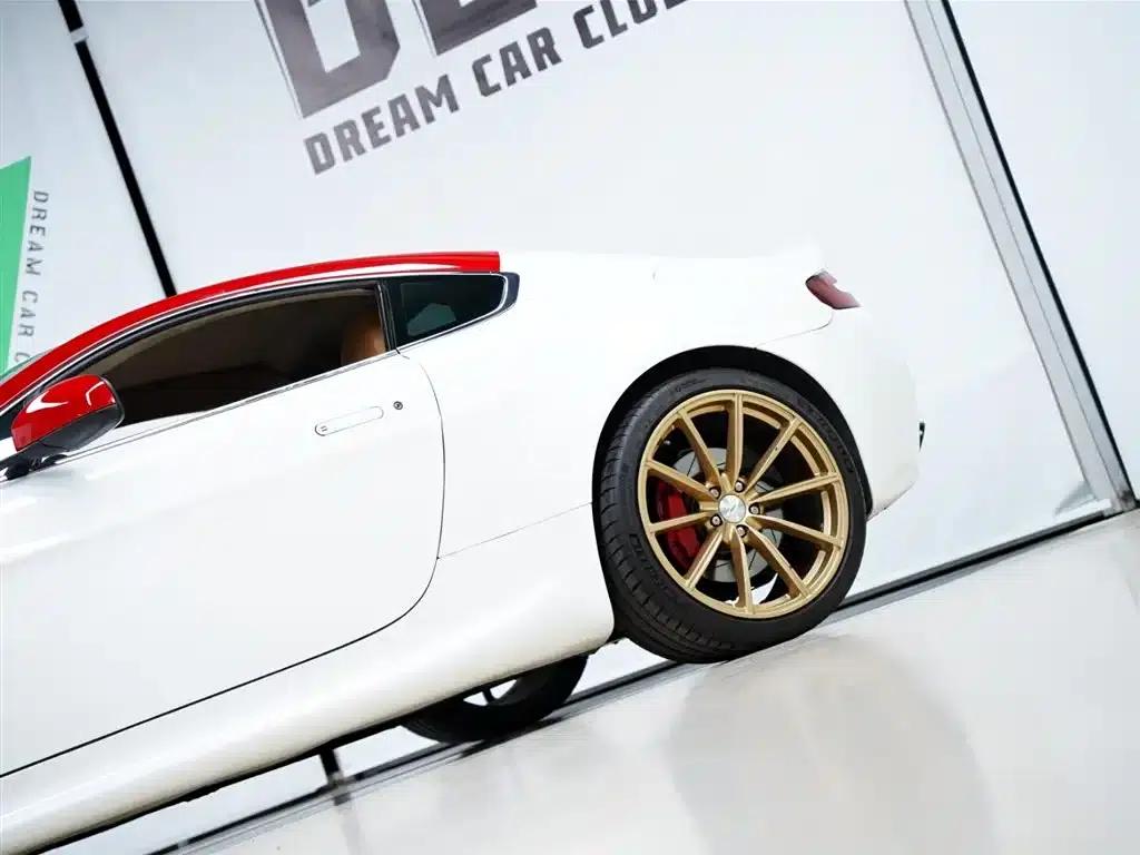 2015 V8 Vantage 4.7L Coupe — миниатюра 26