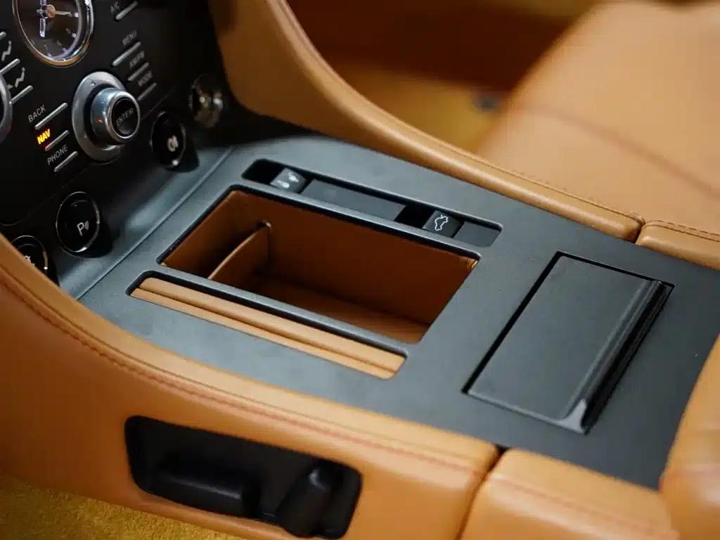 2015 V8 Vantage 4.7L Coupe — миниатюра 39
