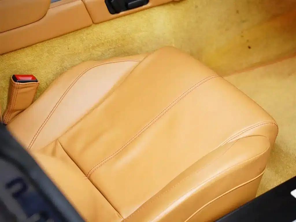 2015 V8 Vantage 4.7L Coupe — миниатюра 43