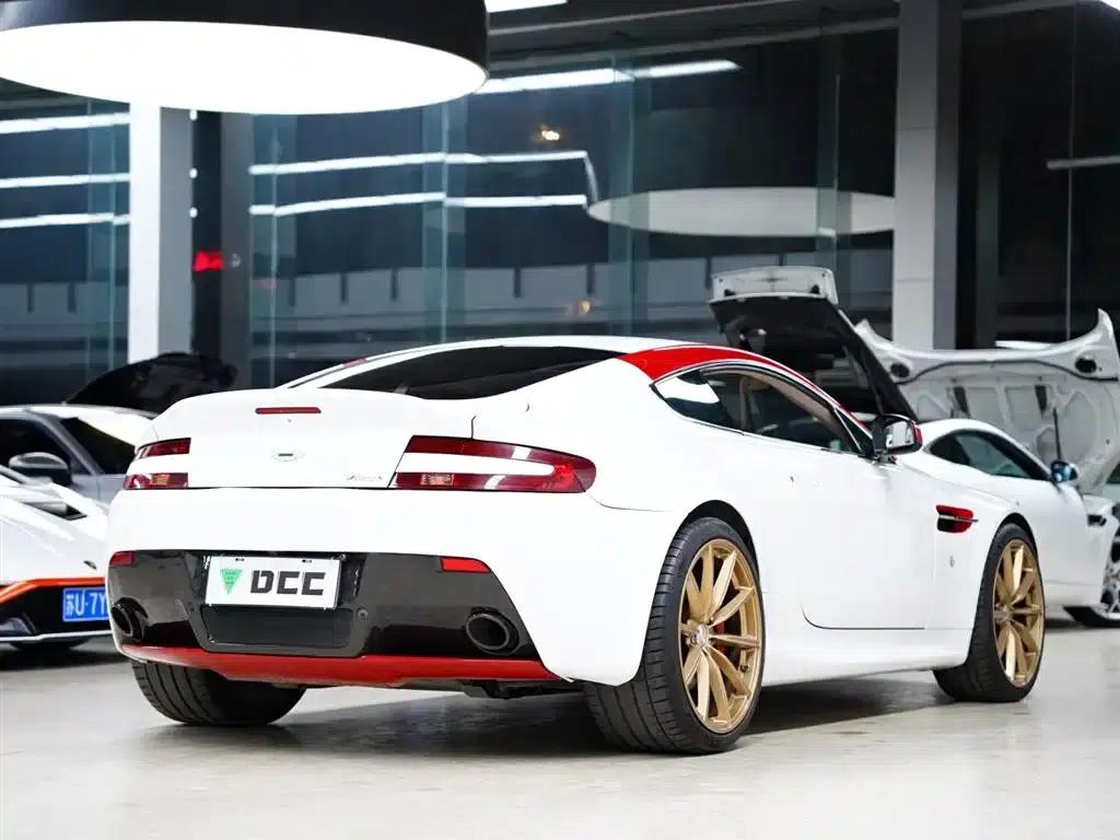 2015 V8 Vantage 4.7L Coupe — миниатюра 6