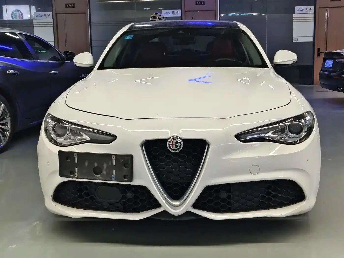 Giulia Juliet 2017 2.0T 280HP Luxury Sport Edition — миниатюра 2