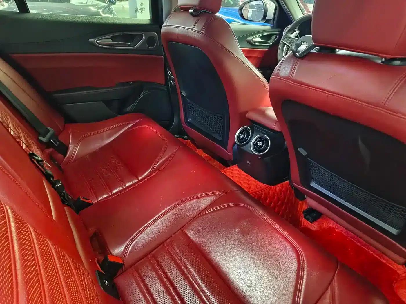 Giulia Juliet 2017 2.0T 280HP Luxury Sport Edition — миниатюра 13