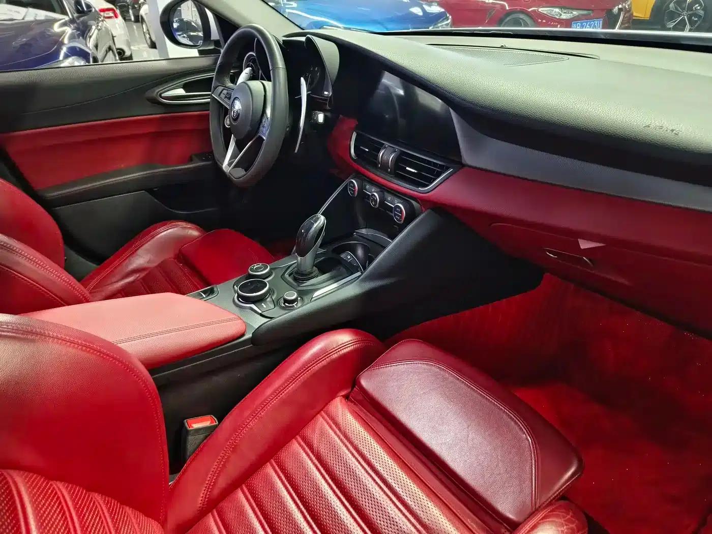 Giulia Juliet 2017 2.0T 280HP Luxury Sport Edition — миниатюра 14