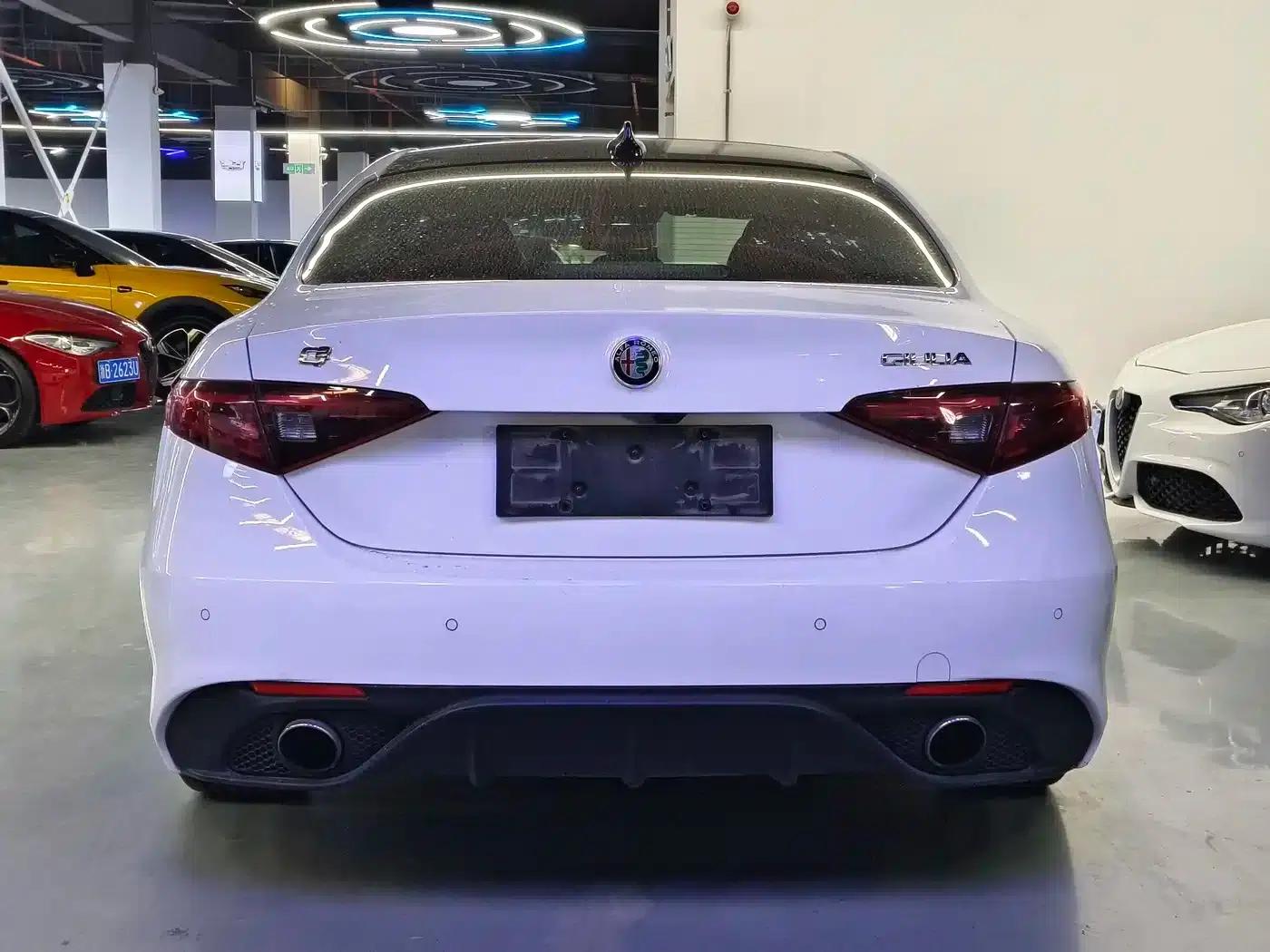 Giulia Juliet 2017 2.0T 280HP Luxury Sport Edition — миниатюра 16