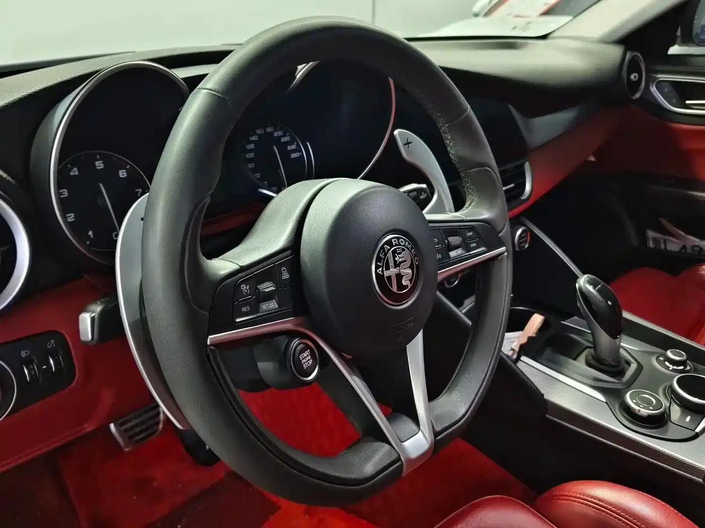 Giulia Juliet 2017 2.0T 280HP Luxury Sport Edition — миниатюра 6