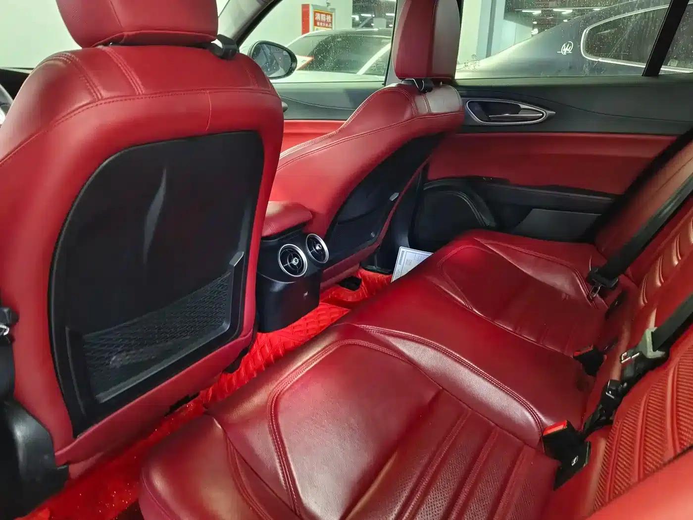 Giulia Juliet 2017 2.0T 280HP Luxury Sport Edition — миниатюра 7