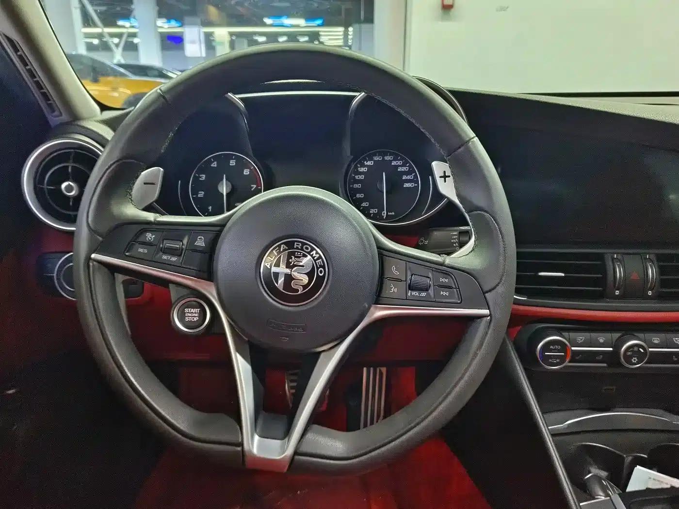 Giulia Juliet 2017 2.0T 280HP Luxury Sport Edition — миниатюра 10