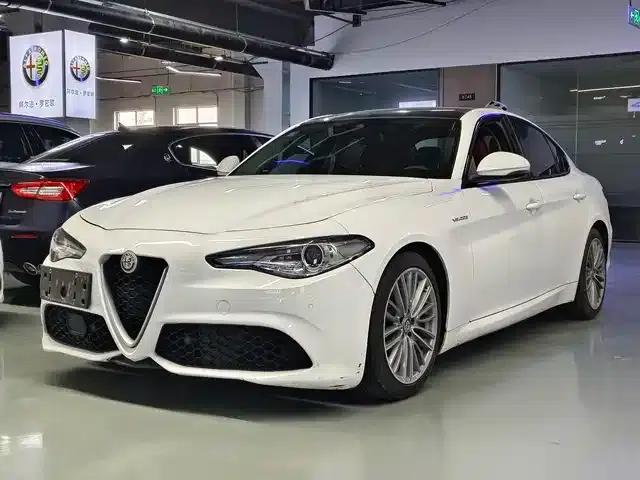 Giulia Juliet 2017 2.0T 280HP Luxury Sport Edition