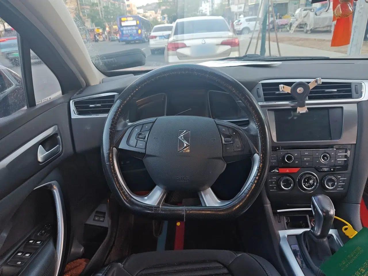 DS 6 2014 1.6T Luxury Edition THP160 — миниатюра 11