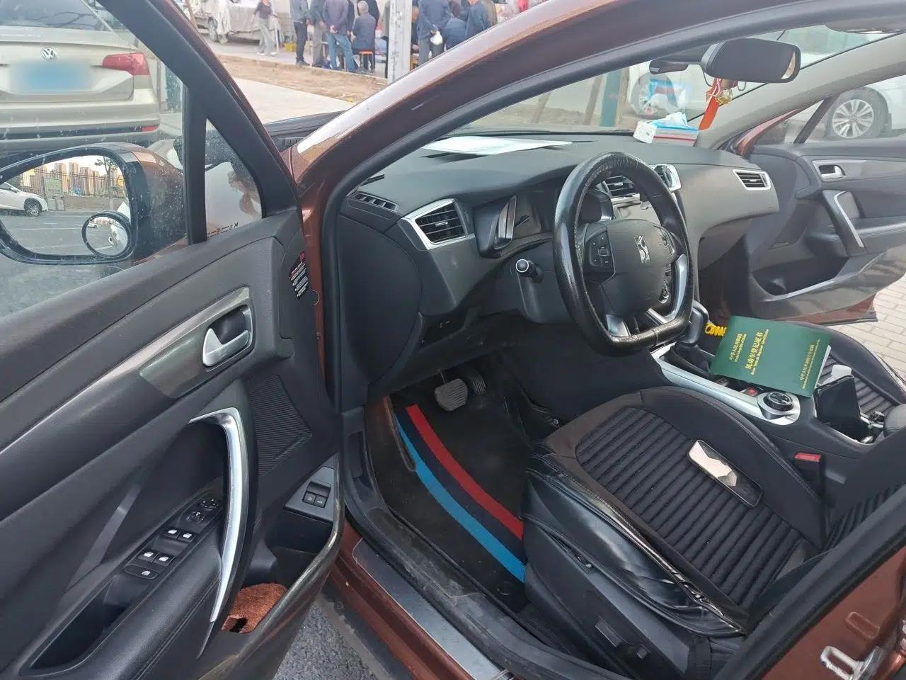 DS 6 2014 1.6T Luxury Edition THP160 — миниатюра 17