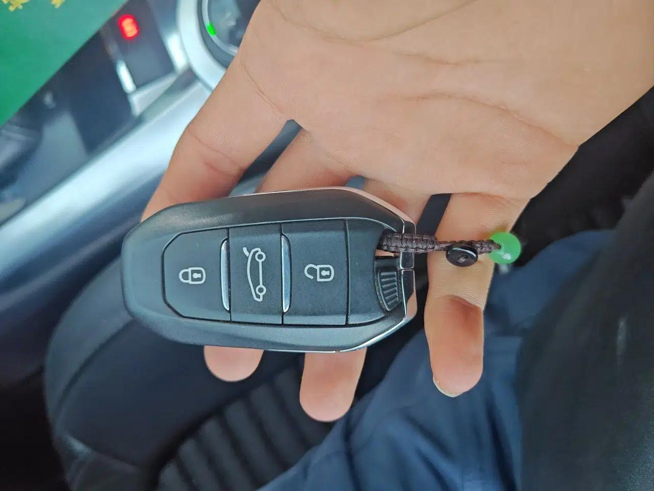 DS 6 2014 1.6T Luxury Edition THP160 — миниатюра 9