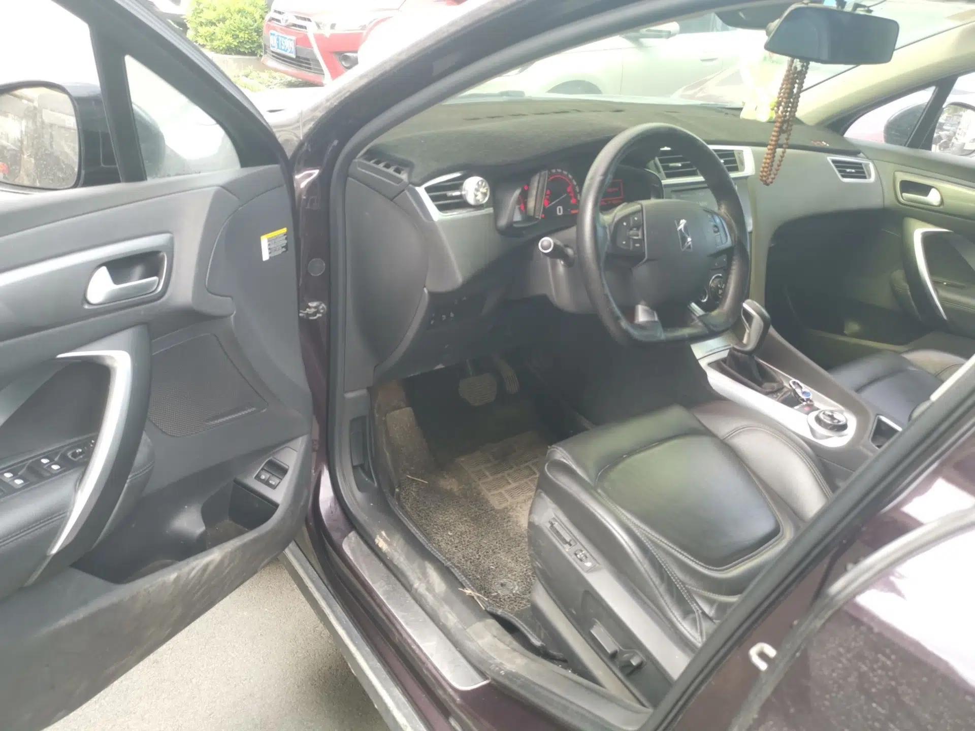DS 6 2014 1.6T Luxury Edition THP160 — миниатюра 17