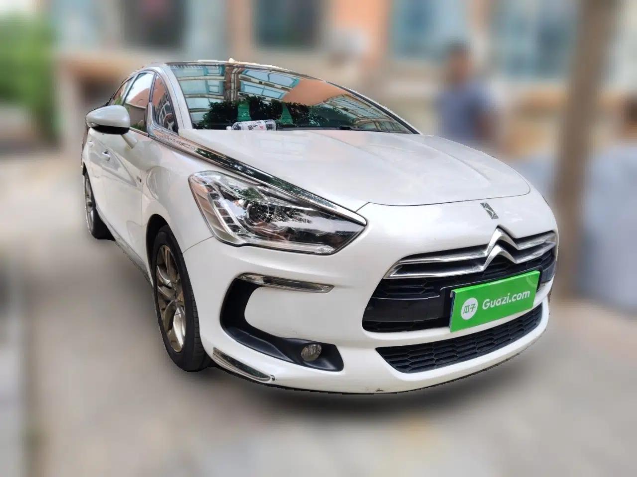DS 5 2014 1.6T Luxury Edition THP160 — миниатюра 3
