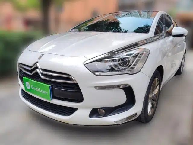 DS 5 2014 1.6T Luxury Edition THP160