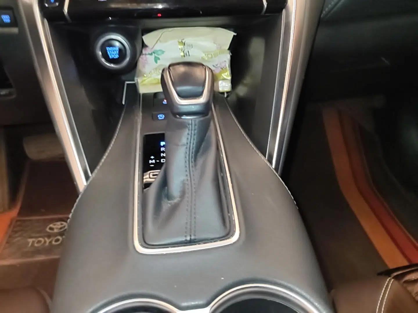 Toyota Harrier 2022 2.0L CVT Two-Wheel Drive Entry Version — миниатюра 17