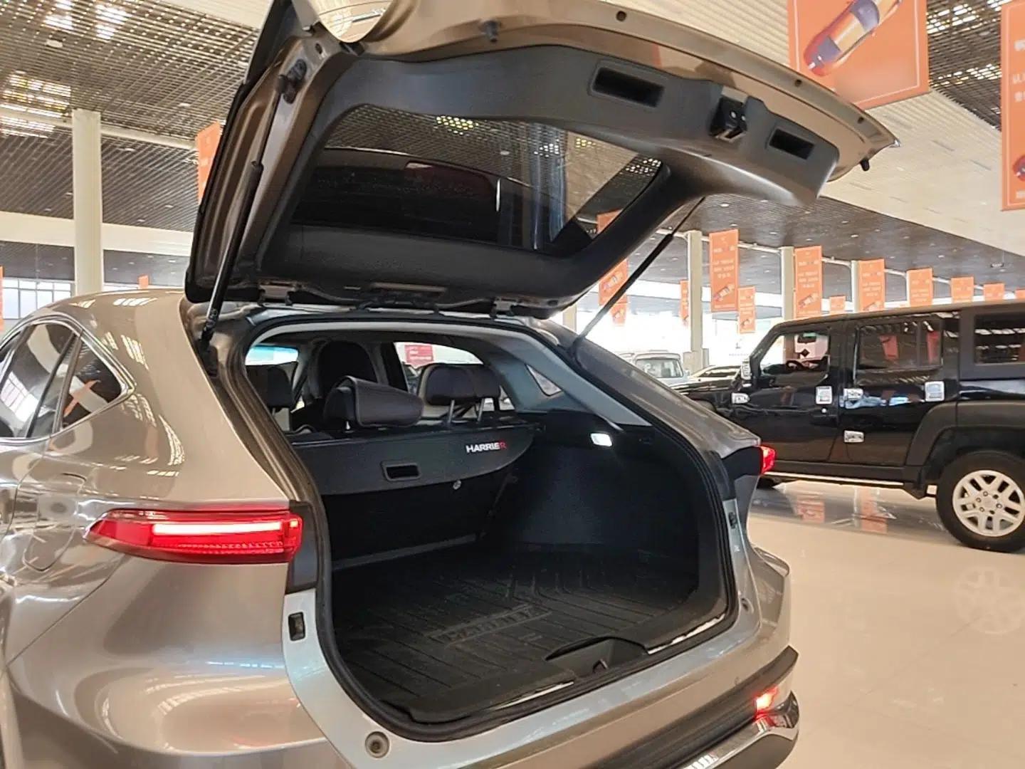 Toyota Harrier 2022 2.0L CVT Two-Wheel Drive Entry Version — миниатюра 22