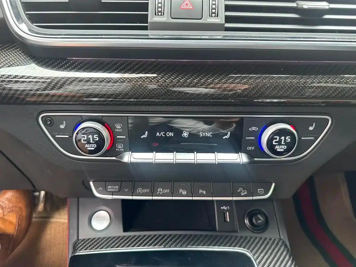 Audi Q5L Sportback 2022 40 TFSI RS Package (Sports Edition) — миниатюра 16