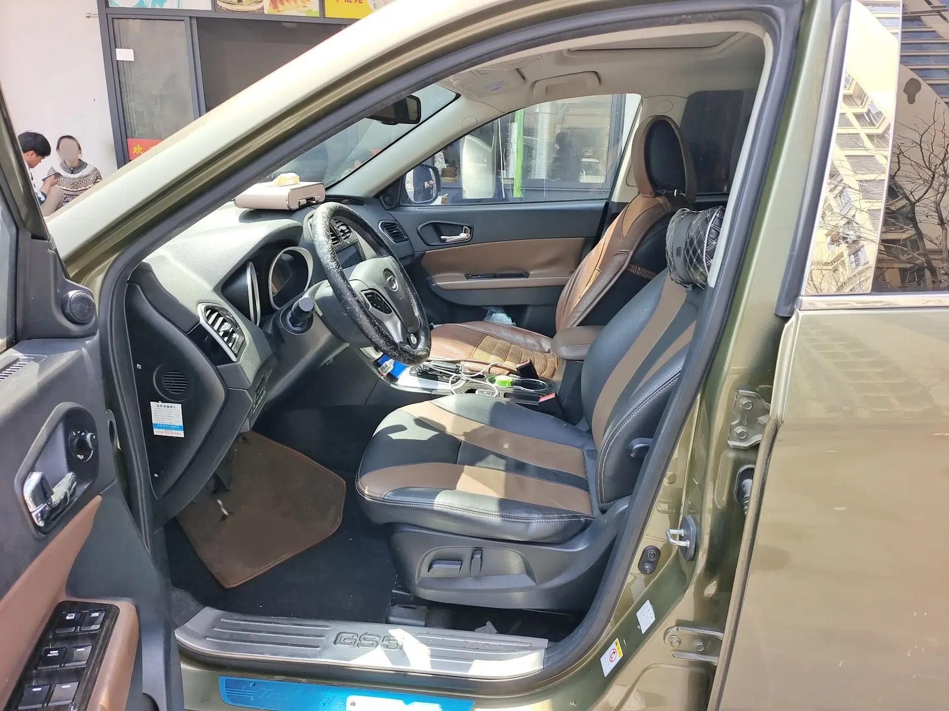 GAC Trumpchi GS5 Super 2015 2.0L Automatic Two-Wheel Drive Luxury Navigation Edition — миниатюра 16