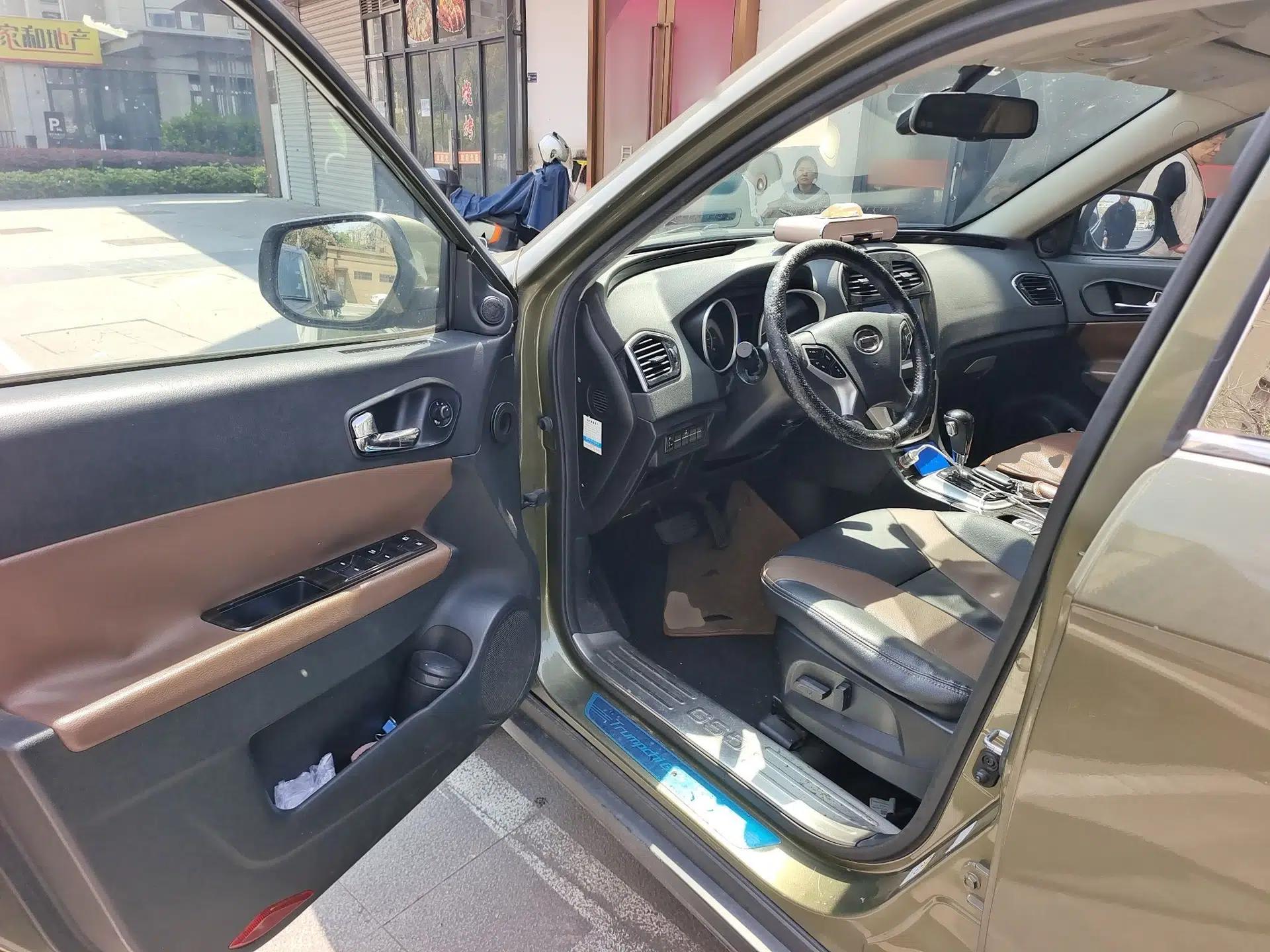 GAC Trumpchi GS5 Super 2015 2.0L Automatic Two-Wheel Drive Luxury Navigation Edition — миниатюра 17