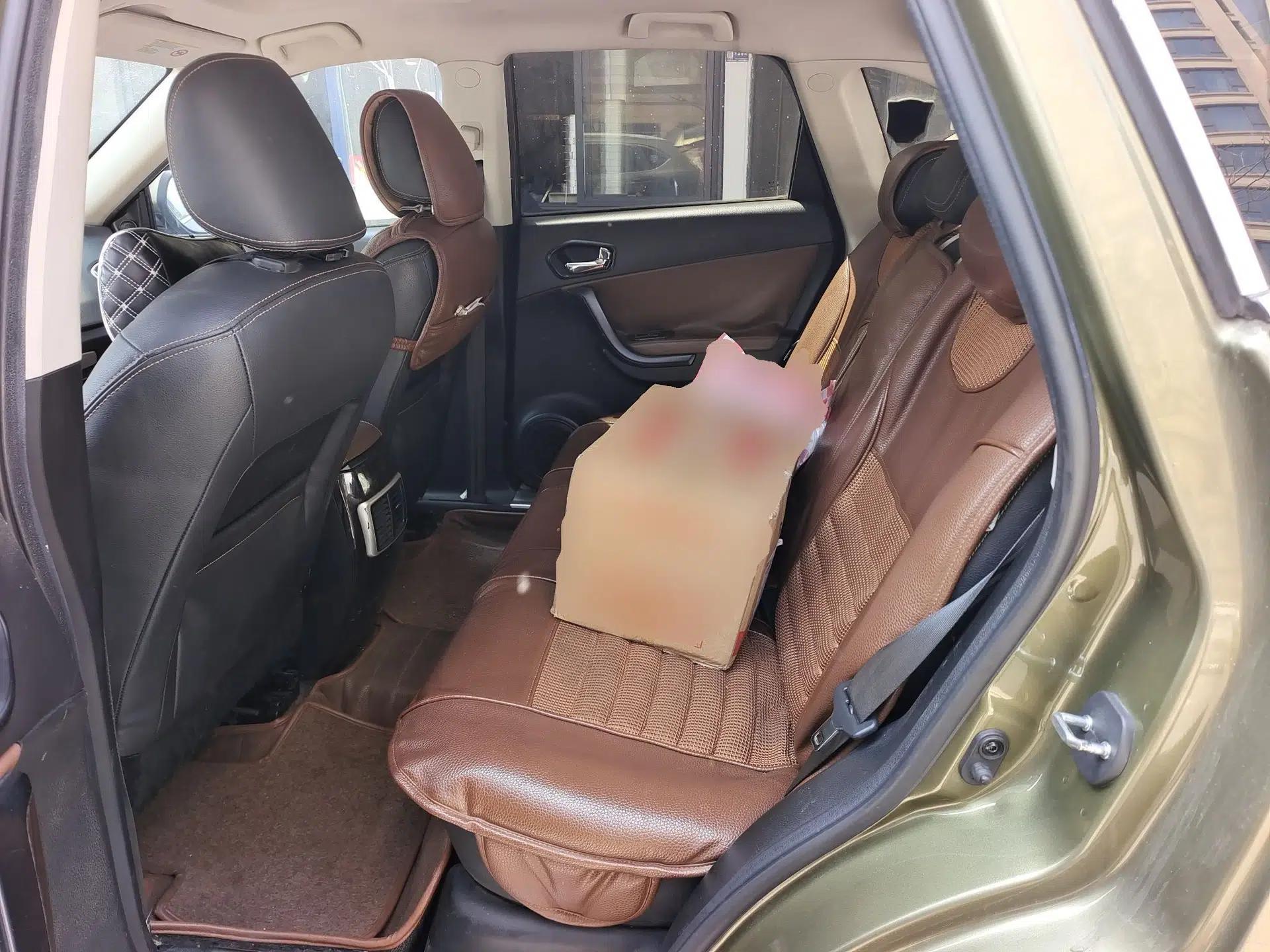 GAC Trumpchi GS5 Super 2015 2.0L Automatic Two-Wheel Drive Luxury Navigation Edition — миниатюра 18