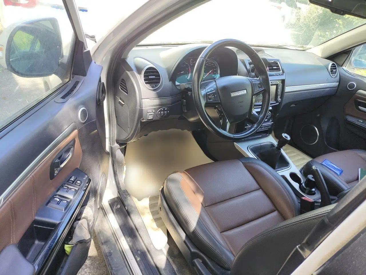 Haval H5 Classic 2016 Classic Edition 2.0T Manual 4x4 Elite Model — миниатюра 17