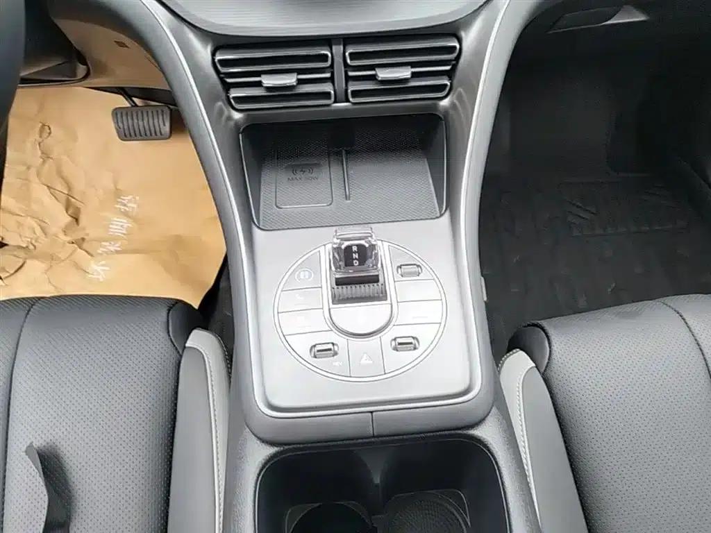 Hiace 05 DM-i 2025 DM-i Intelligent Driving Edition 115KM Flagship Model — миниатюра 14