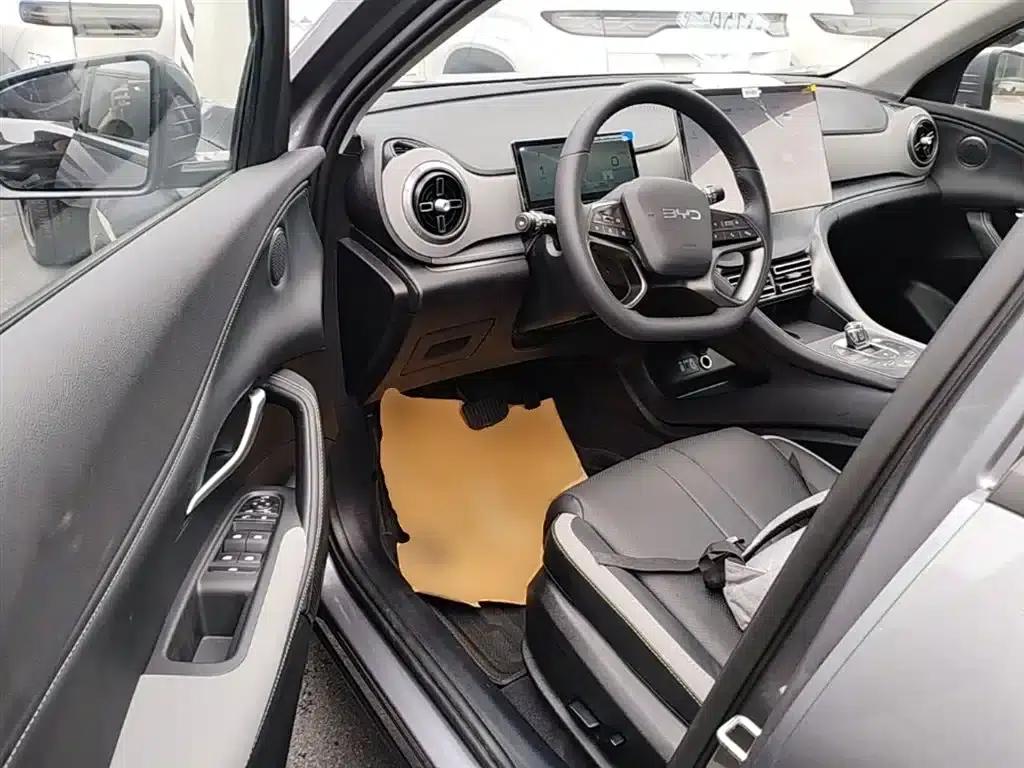 Hiace 05 DM-i 2025 DM-i Intelligent Driving Edition 115KM Flagship Model — миниатюра 16