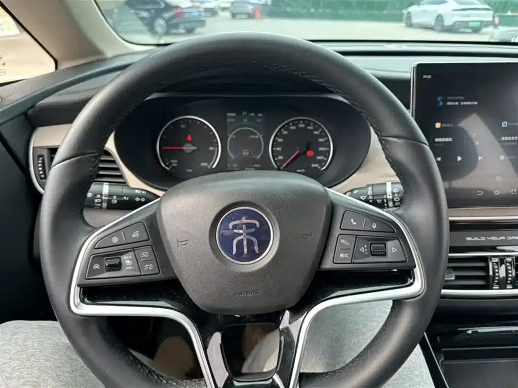Song MAX New Energy 2022 DM-i 105KM Flagship Edition — миниатюра 18