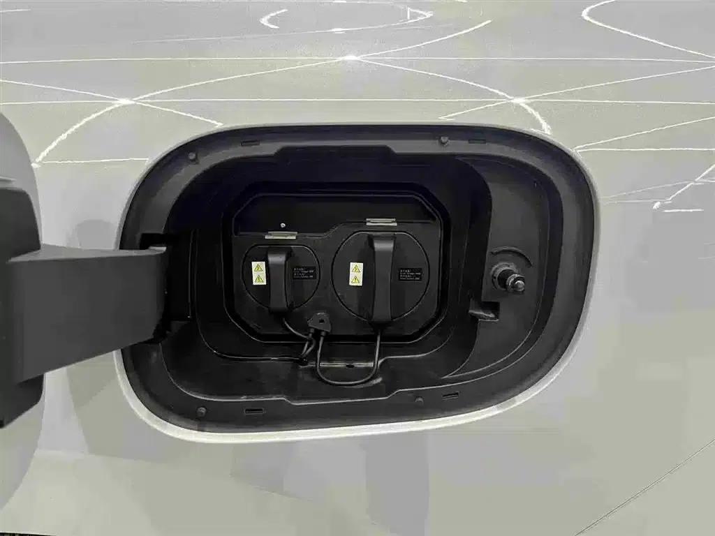 Baojun Enjoy 2025 Pure Electric 600km Luxury Edition — миниатюра 6