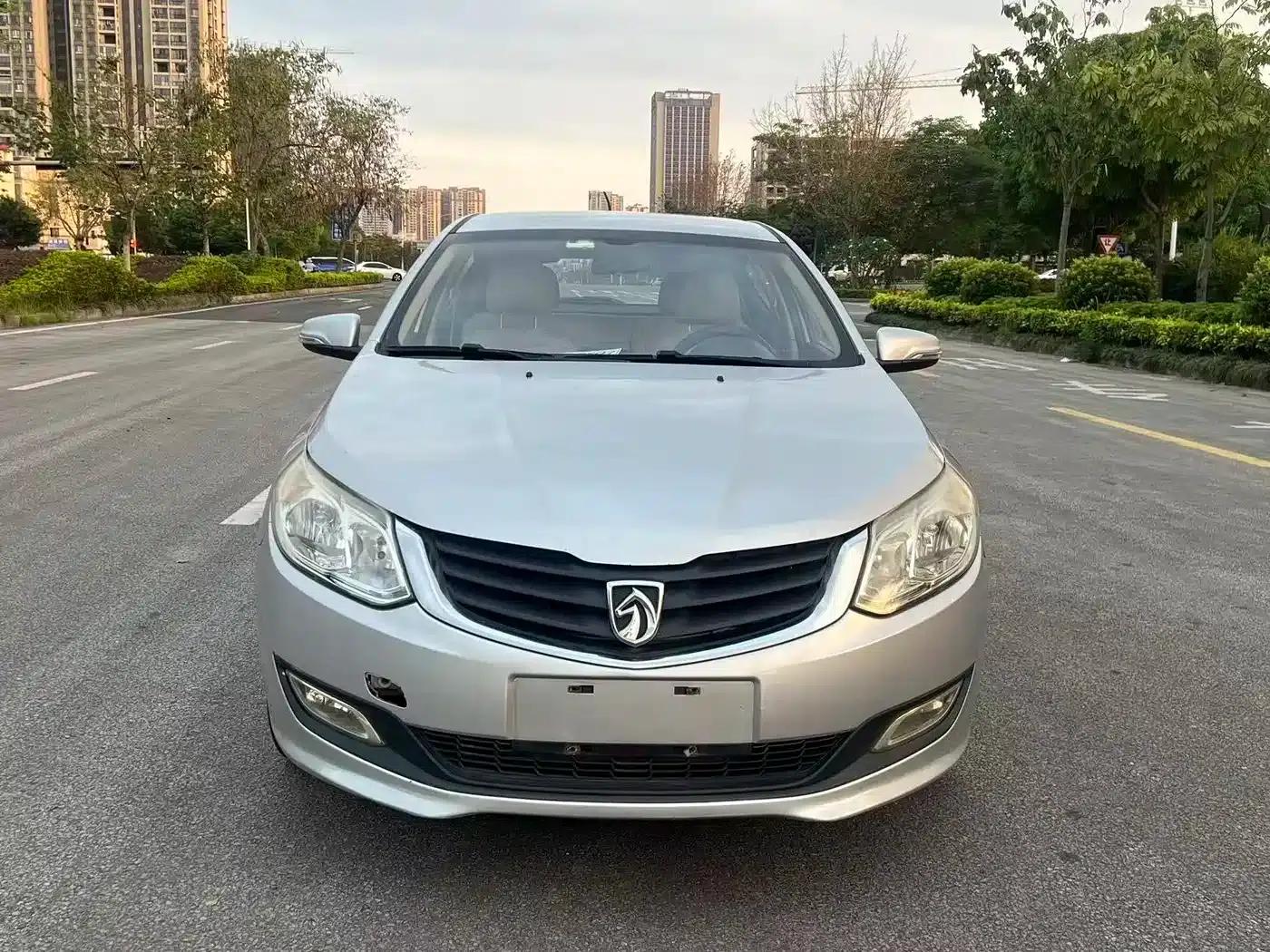 Baojun 610 2014 1.5L Manual Comfort Model — миниатюра 2