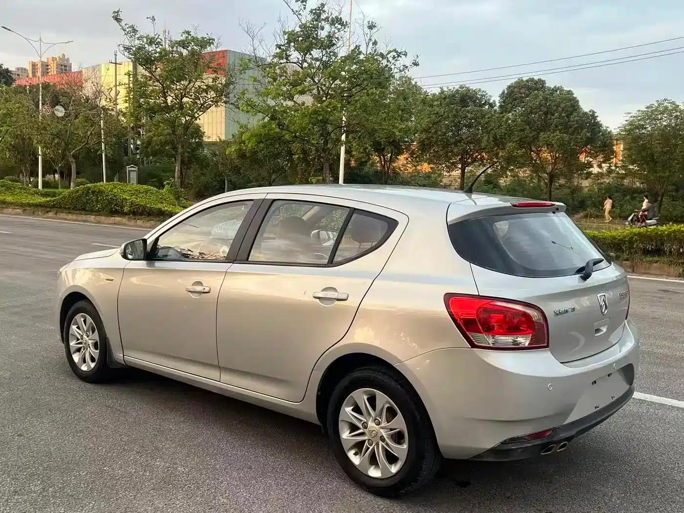 Baojun 610 2014 1.5L Manual Comfort Model — миниатюра 4